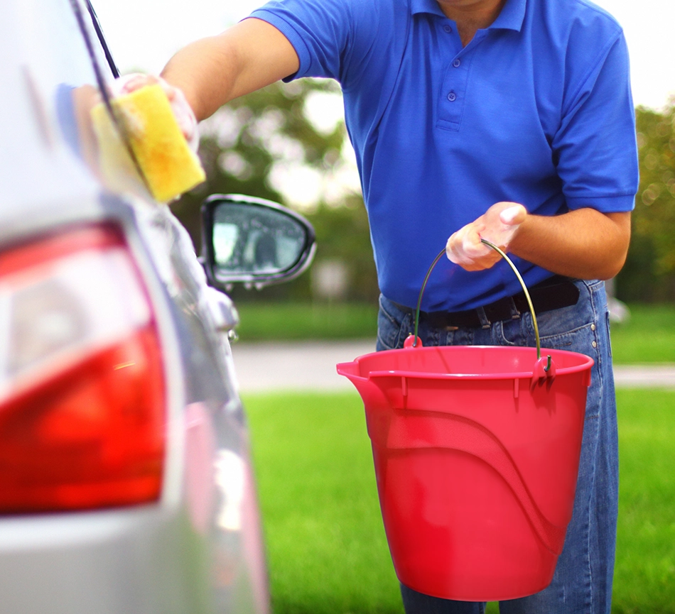 Cubeta Flexible de Plástico 8 L con Pico y Asa Metálica, Uso Rudo, Hecha en México | Torosqui - Image 9