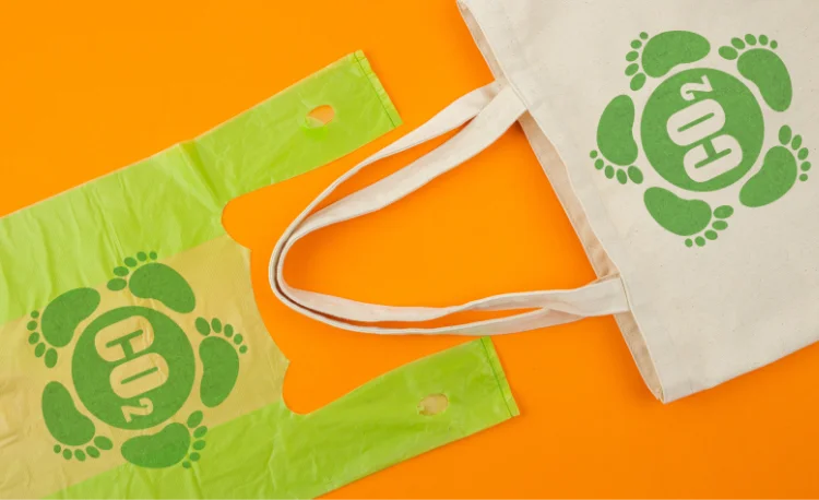 plastico vs tela huella de carbono